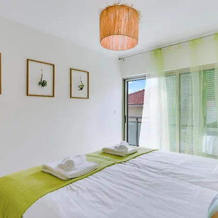 Apartment Ferienwohnung Fuer 4 Personen Ca 111 Qm In Machico, Madeira Ostkueste Von Madeira Machico (Madeira)