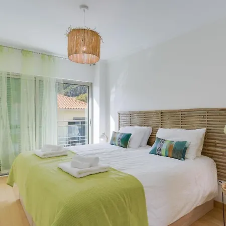 Ferienwohnung Fuer 4 Personen Ca 111 Qm In Machico, Madeira Ostkueste Von Madeira * Machico (Madeira)